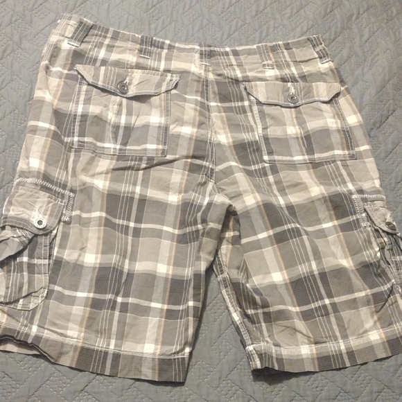 Route 66 Men's Tan and Gray Cargo Shorts - Picture 6 of 8